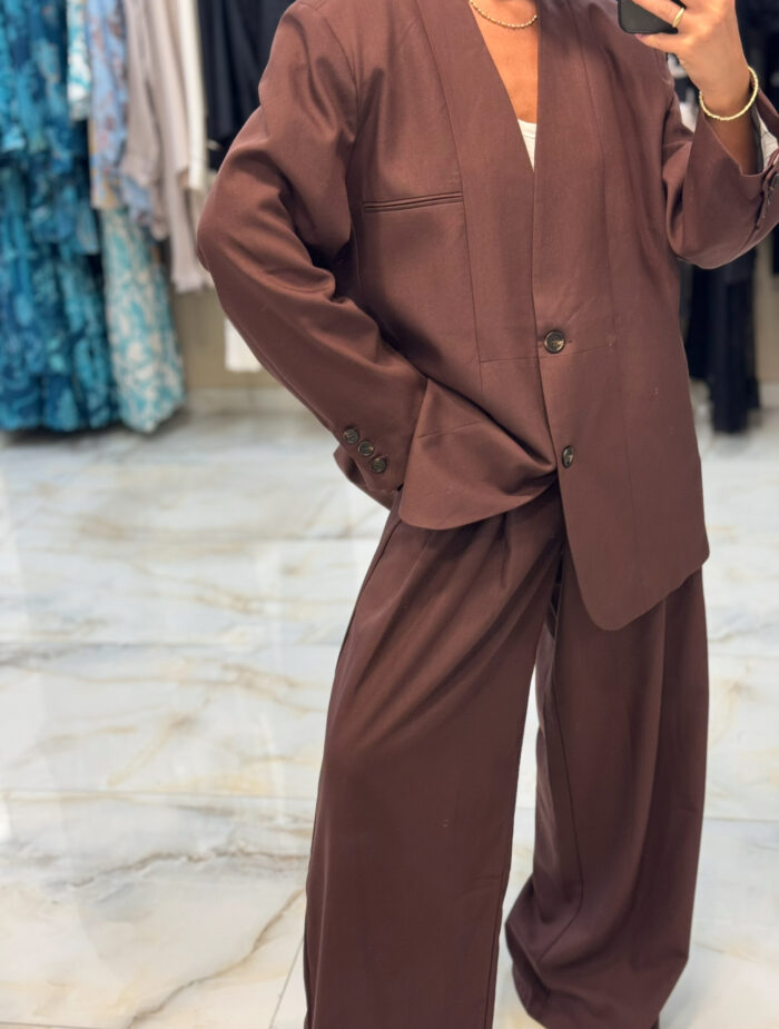 JACQUELINE SUIT - Image 1