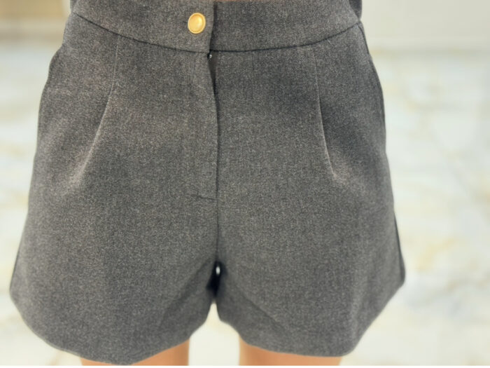 CARINIA SHORTS - Image 3