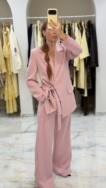 Vina suit
