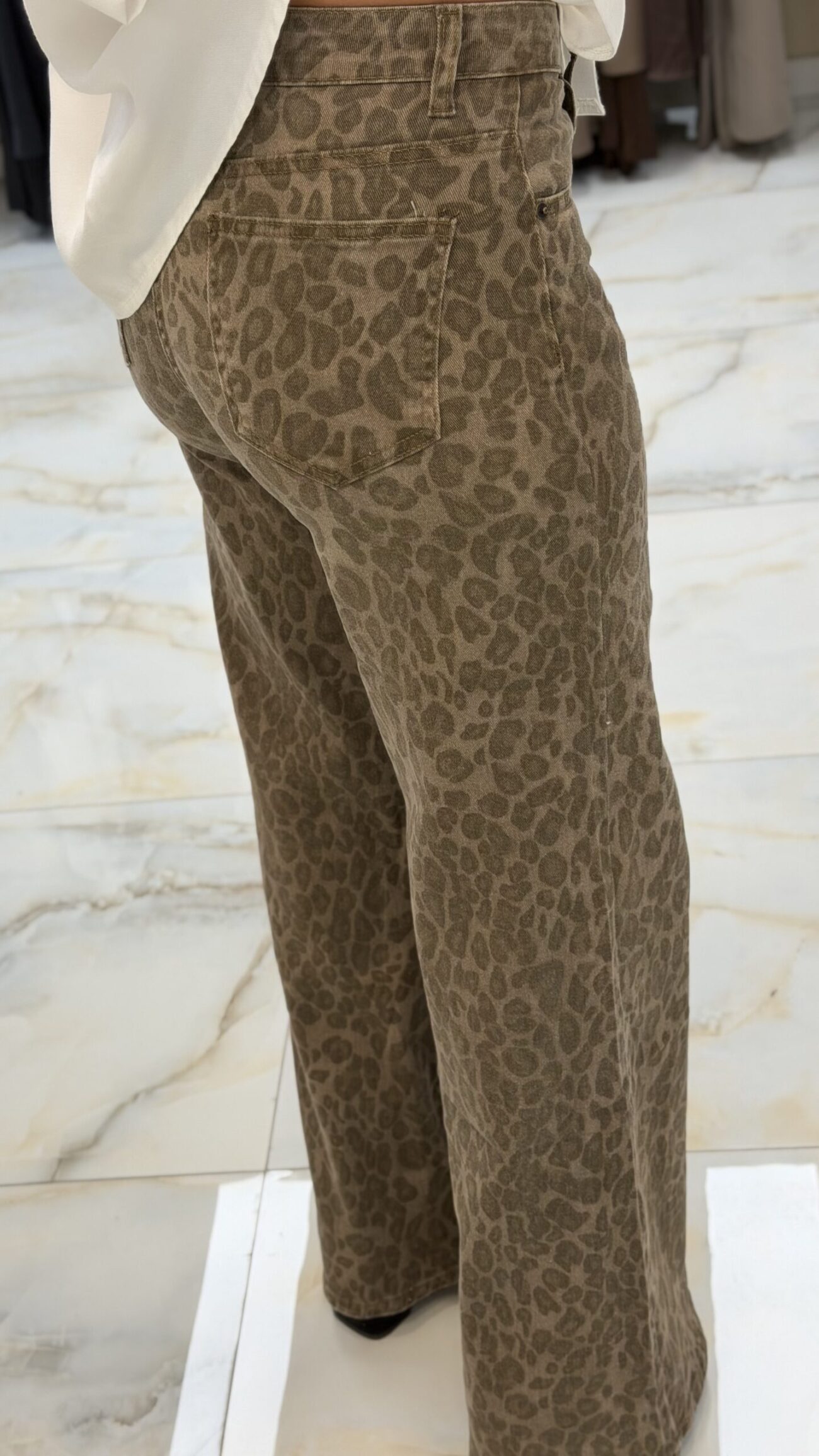 TIARA JEANS