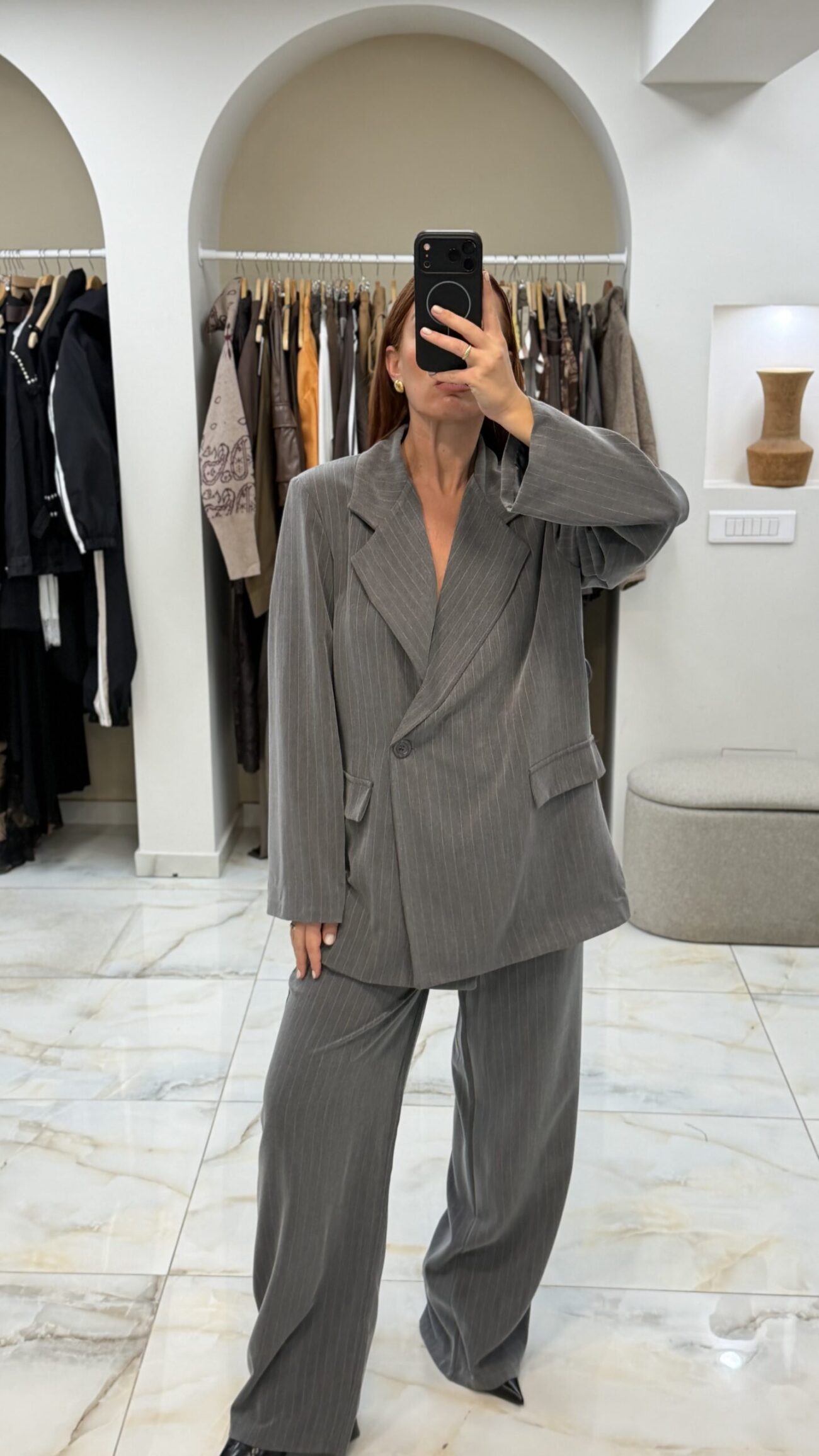 LIRESE SUIT