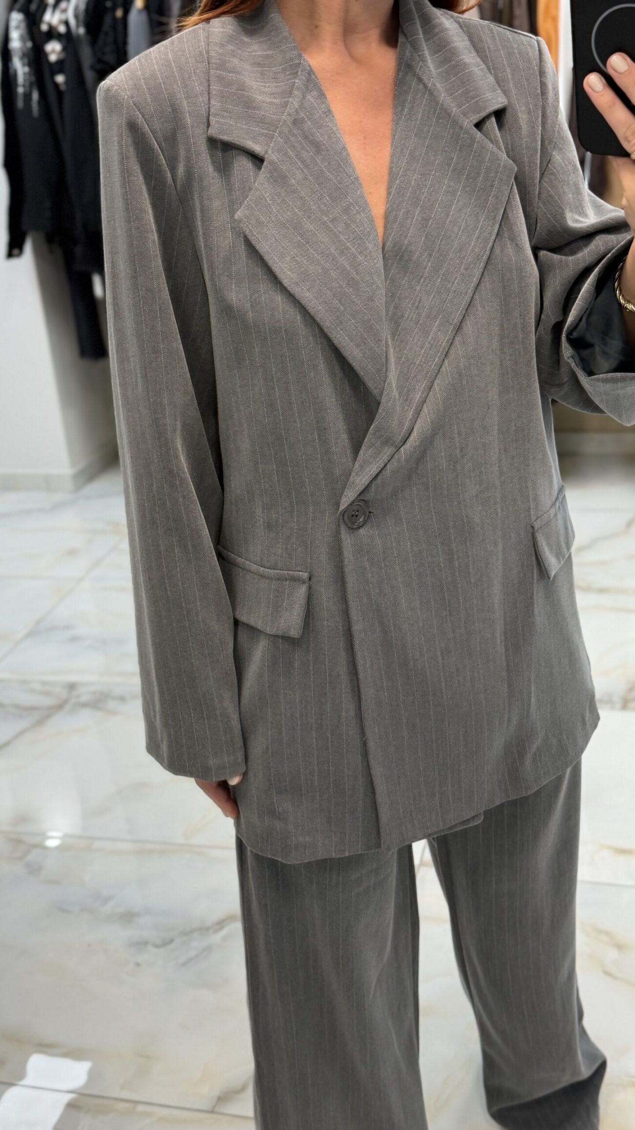 LIRESE SUIT